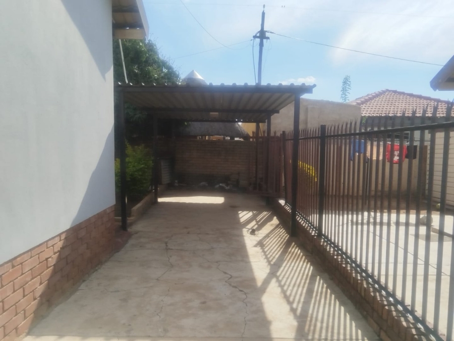 2 Bedroom Property for Sale in Mabopane North West